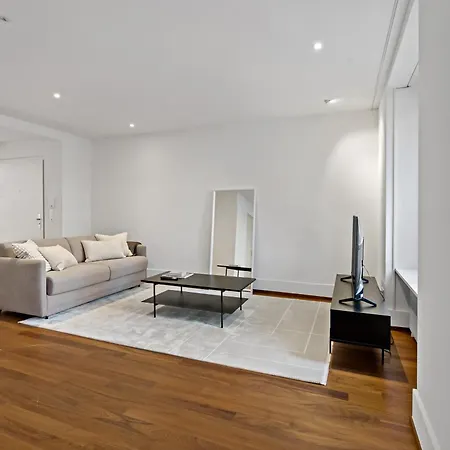 Апартаменты Newly Renovated Next To With Private Terrace Цюрих