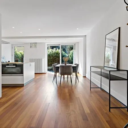 דירה Newly Renovated Next To With Private Terrace