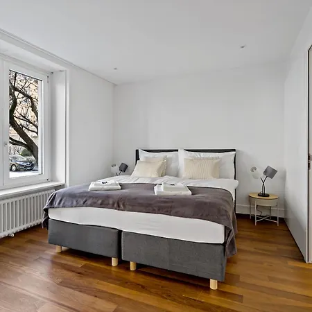 Newly Renovated Next To With Private Terrace Апартаменти Цюрих
