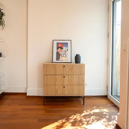 Newly Renovated Next To With Private Terrace Апартаменти *