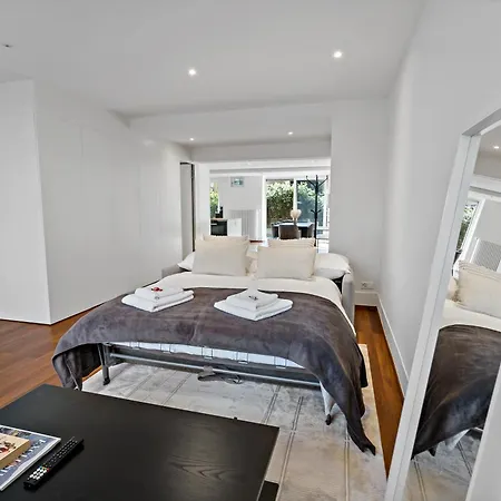 Newly Renovated Next To With Private Terrace Апартаменти Цюрих