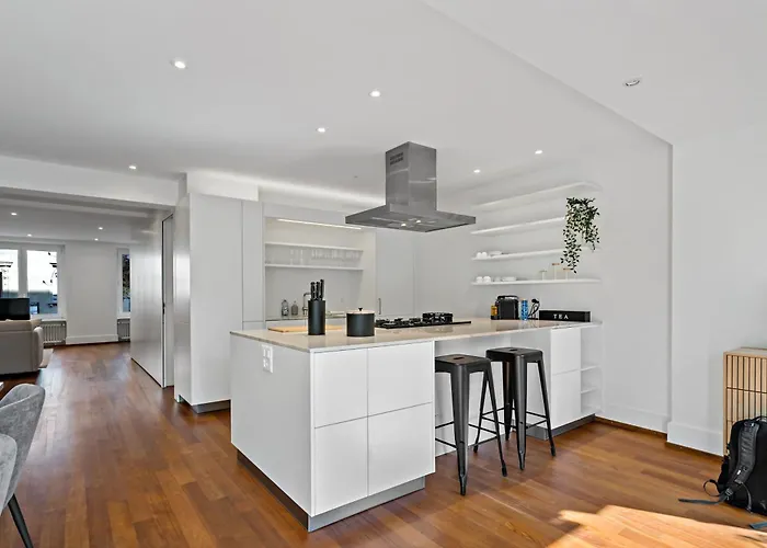 Newly Renovated Next To With Private Terrace Apartment *