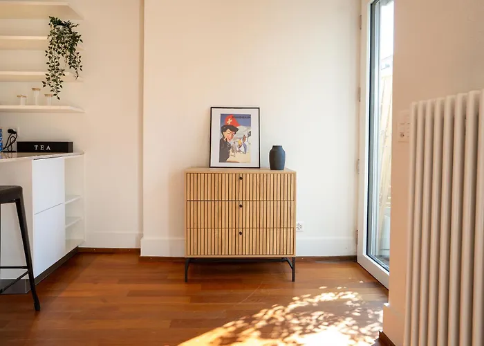 Newly Renovated Next To With Private Terrace Apartment *