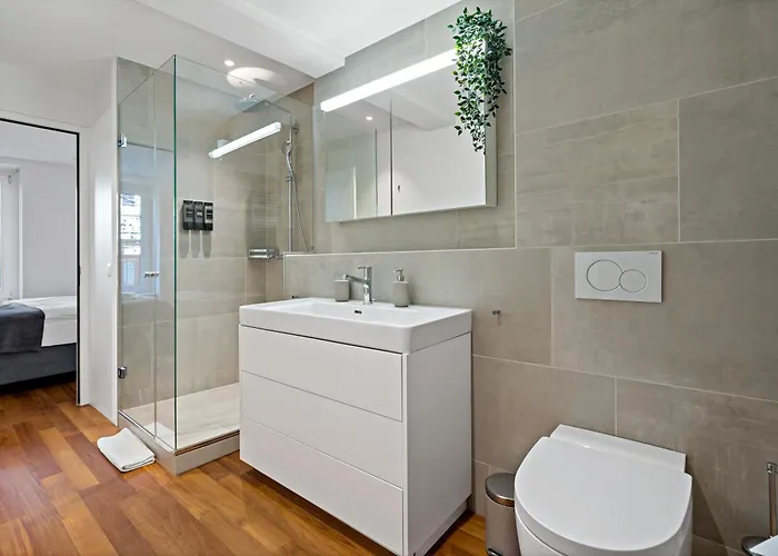 Newly Renovated Next To With Private Terrace