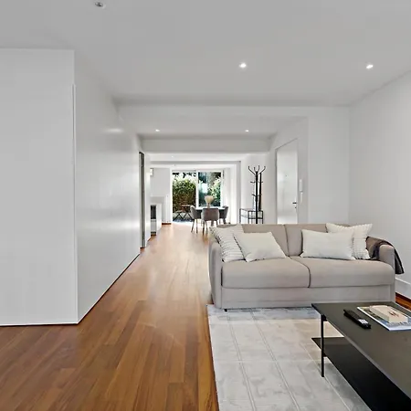 شقة Newly Renovated Next To With Private Terrace *