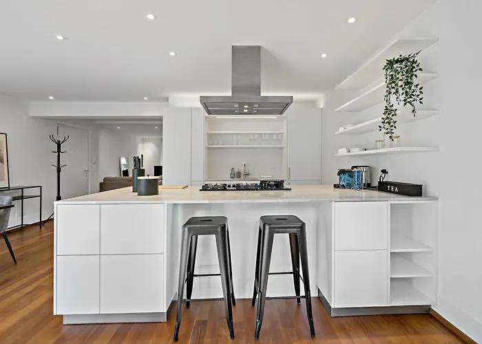 Newly Renovated Next To With Private Terrace Apartman